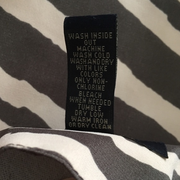 Banana Republic Factory wrap dress - Picture 7 of 7